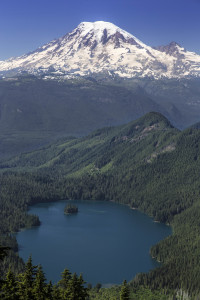 Mount_Rainier_and_Packwood_Lake
