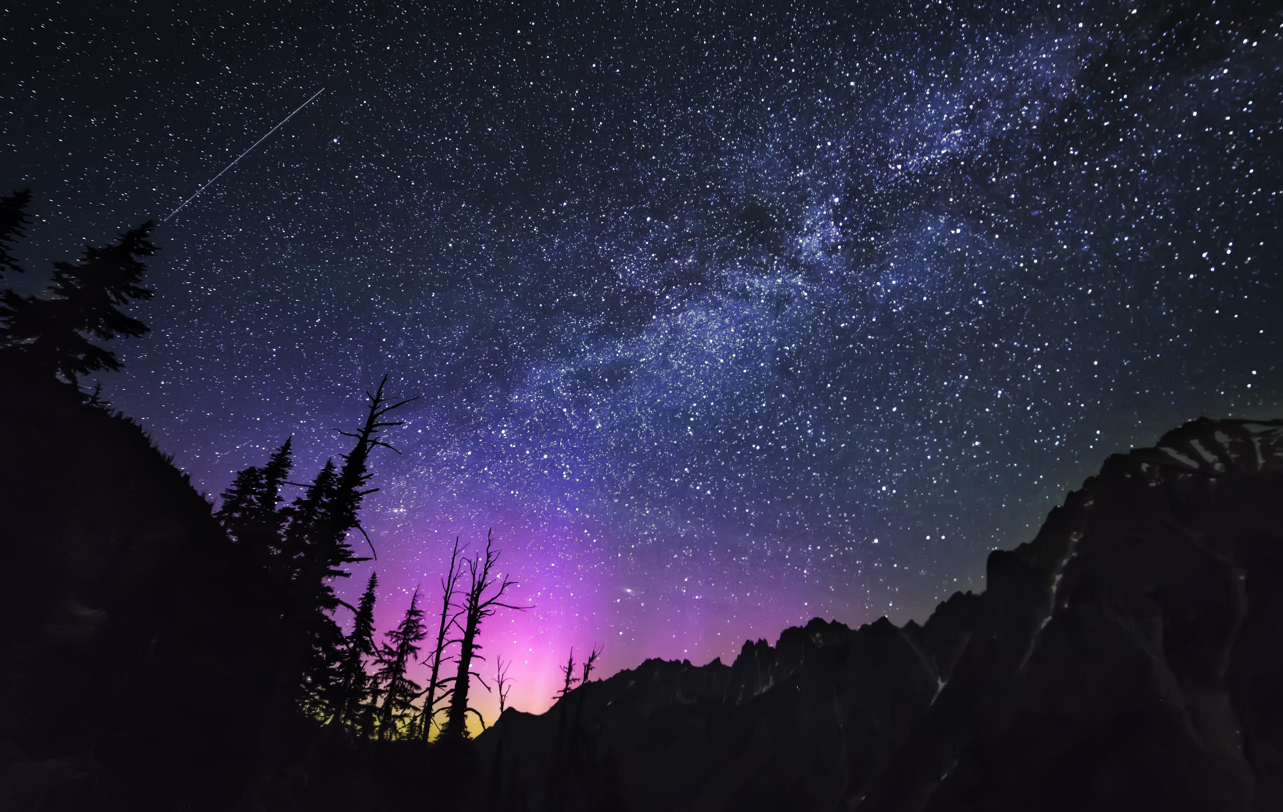 Northern lights at Washington Pass - Andy Porter Images